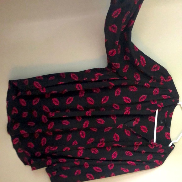 Black and pink TORRID blouse - Picture 2 of 6